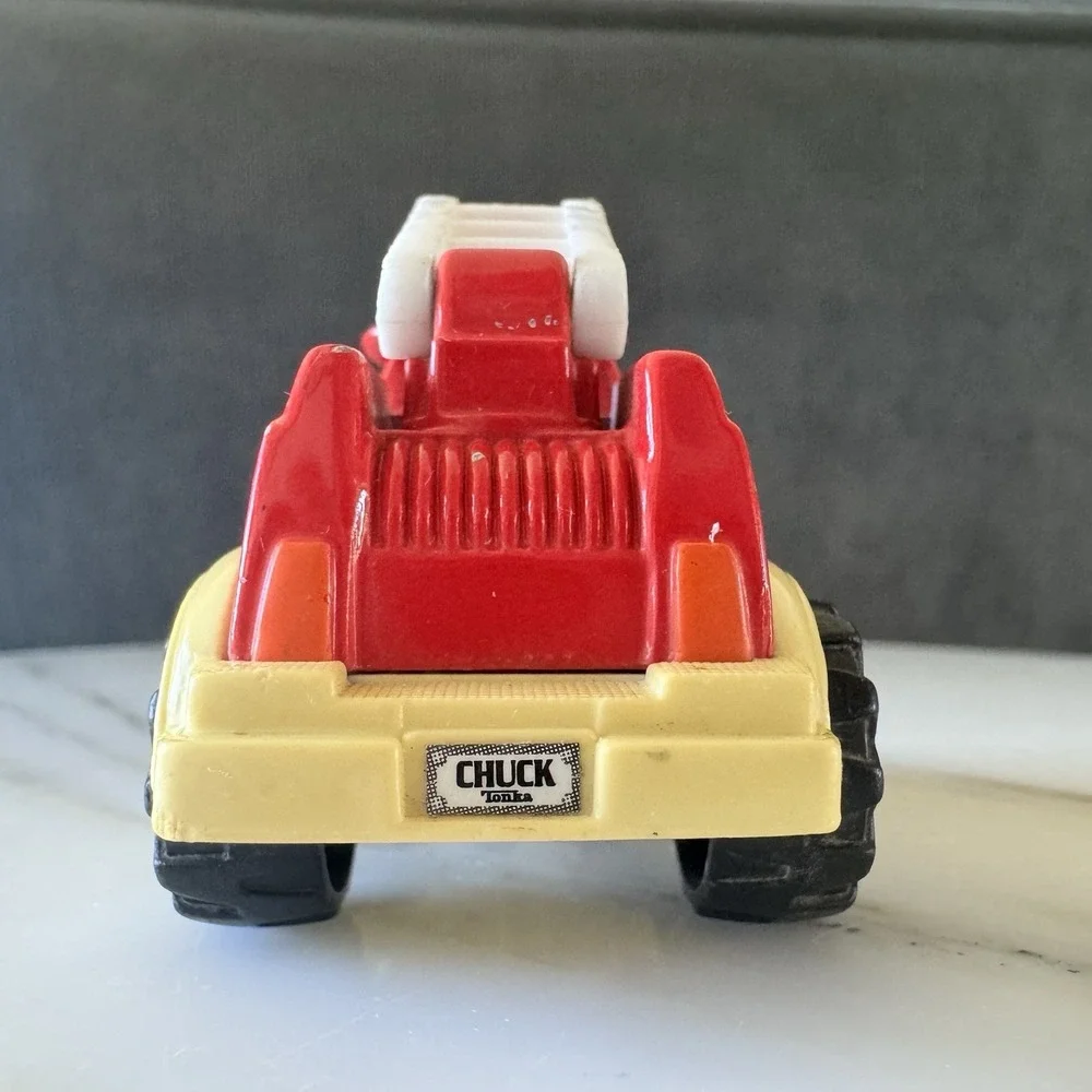 Tonka~Red & Yellow Fire Truck Toy Engine Chuck Car Die-Cast Vintage